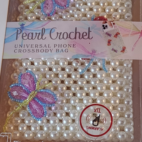 Kensie Pearl Crochet Universal Phone Crossbody Bag - Picture 4 of 6